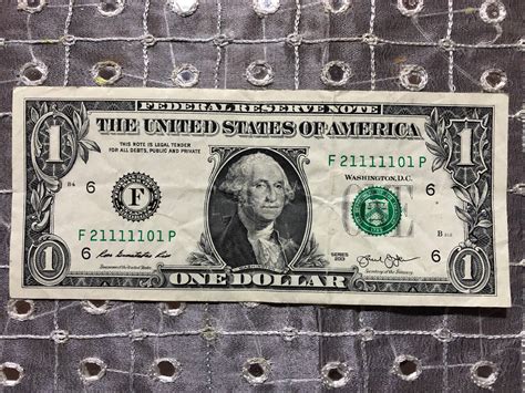 rare trinary    kind  dollar bill unique serial number