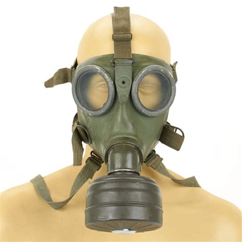 original german wwii   gas mask filter excellent condition ebay