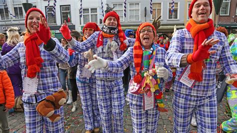 breda  carnaval al begonnen duizenden klunen van kroeg naar kroeg fotos omroep brabant