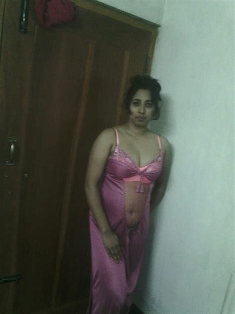 Pin By Neeraj On Desi Hot Aunties Gorgeous Women Hot