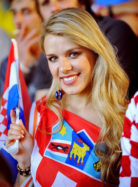 beautiful croatian fans of euro 2012 istoryadista