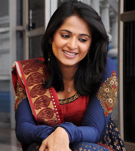 anushka shetty in saree hot collection bollywood celebrities photo gallery