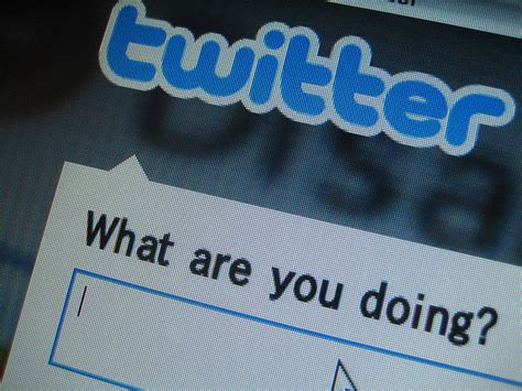 twitter enables  secrecy  decrypting data  difficult  eavesdroppers
