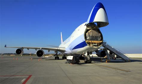 lifting nose   boeing  cargo plane works simple flying
