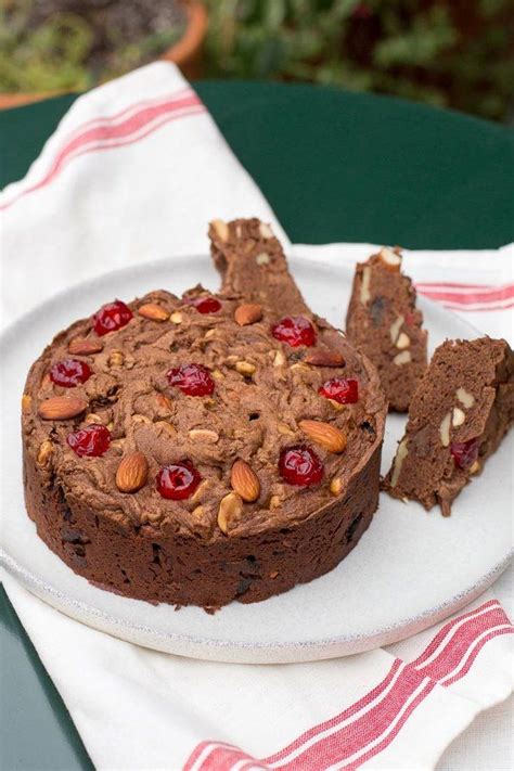 9 fruit cake recipes to serve up with your holiday dinner fruitcake