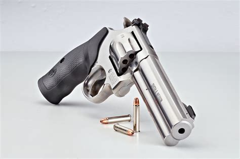 magnum revolvers    shooting times