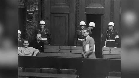 纽伦堡审判前夕：纳粹德国战犯戈林在被告席上谈笑风生 凤凰网视频 凤凰网