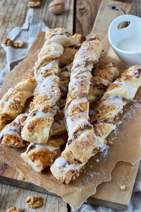 nussstangerl mit glasur nussstangen mit glasur rezept