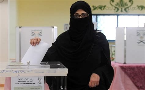 Video Saudi Women Cast First Votes In Local Elections Telegraph