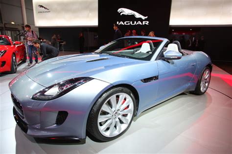 jaguar  type und neuer range rover sollen absatz beschleunigen auto medienportalnet