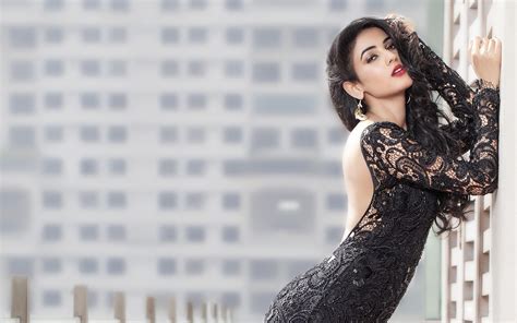 Sonal Chauhan Hd Wallpaper Background Image 2880x1800