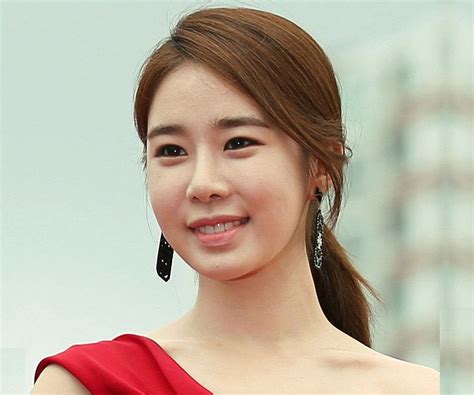 yoo  na biography facts childhood family life achievements   korean actress