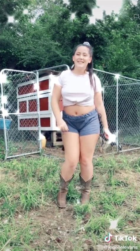 Teen Mom Jenelle Evans Baffles Fans With Sexy ‘chicken Dance’ In Short