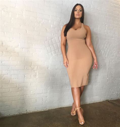 ashley graham became a supermodel in 2016 here s how she did it vogue