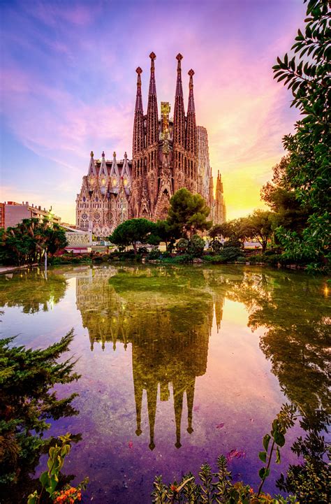time  visit barcelona lonely planet