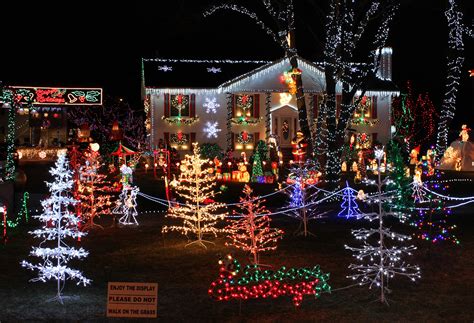 filechristmas lights house displayjpg wikipedia   encyclopedia