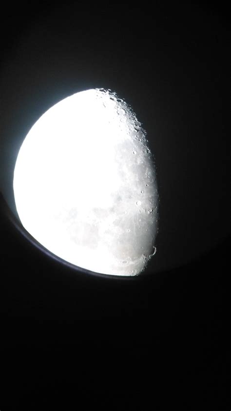 de maan door de telescoop yoors