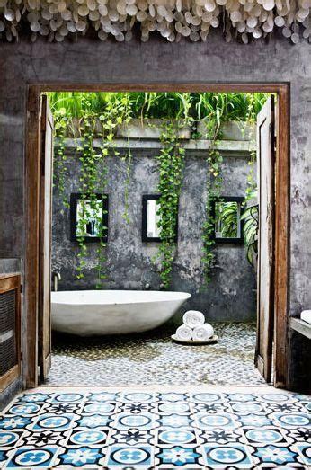 outdoor baths are such a luxury and teemed with rustic
