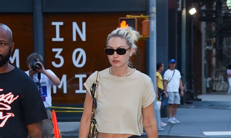 Gigi Hadid Flaunts Abs In Crop Top After Us Open See Photos Hello