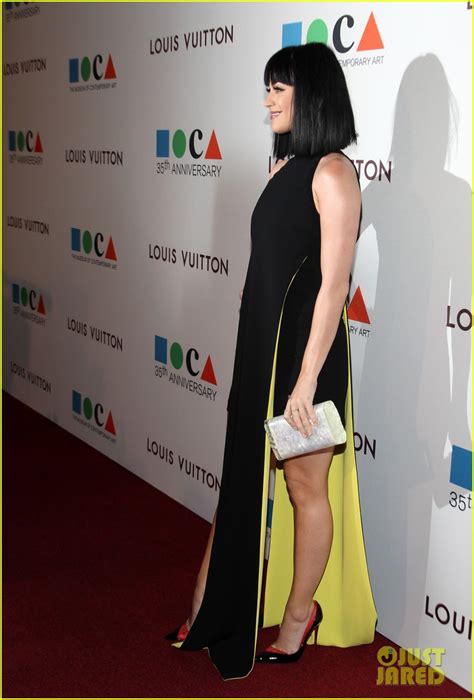 katy perry shows some leg in sexy dress at moca gala 2014 photo