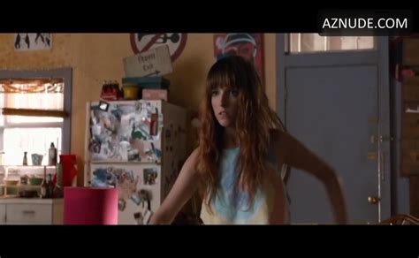 aubrey plaza sexy scene in mike and dave need wedding dates