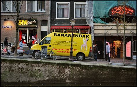 surprising amsterdam bananas bar oudezijds