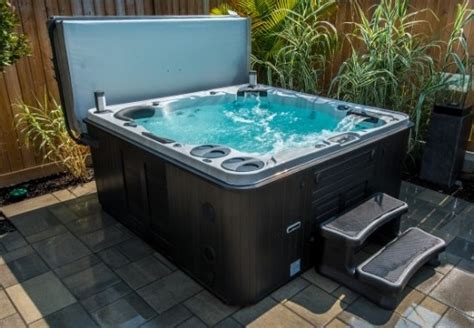 thinking about a hot tub here s 7 reasons why should you choose a