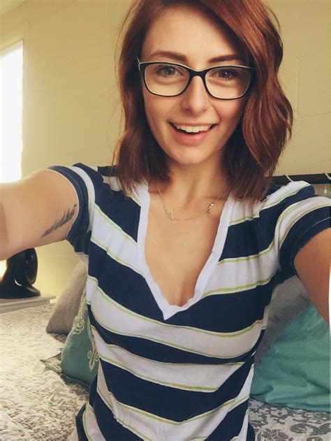 27 Women Who Prove Wearing Glasses Makes You Look Attractive Fooyoh