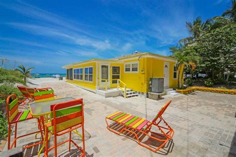 beachfront cottages youll adore   lists annamariacom