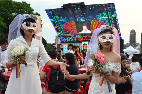 Taiwan 3 500 Same Sex Couples Have Married Since It