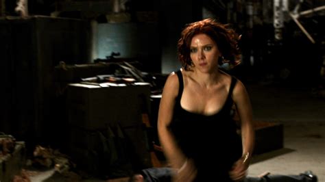 scarlett johansson nue dans the avengers