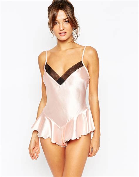 Elegant lingerie live help
