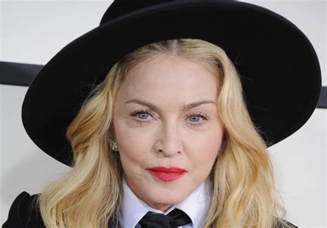 Мадонна оказалась в центре скандала из за забавных фото дочерей woman