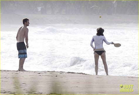 Jessica Biel And Shirtless Justin Timberlake Puerto Rico Beach Break