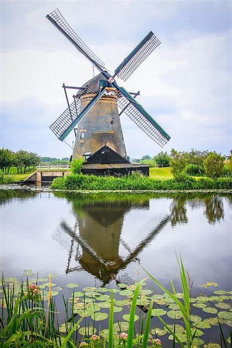 The Windmills Of Kinderdijk Molinos De Viento Viento