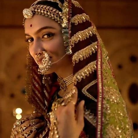 this pakistani actress photoshoot reminds us of deepika s look in padmavat
