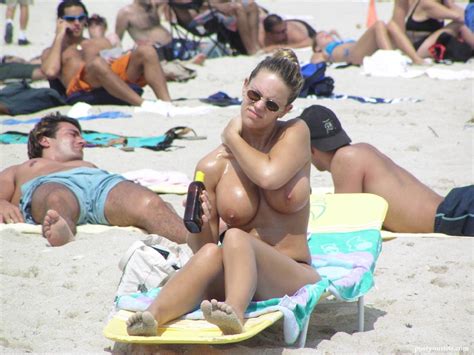 topless amateur beach pictures post your tits pictures