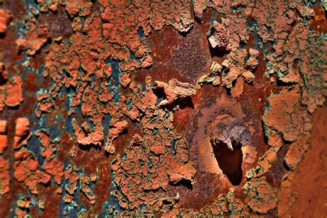 difference  rust  galvanic corrosion