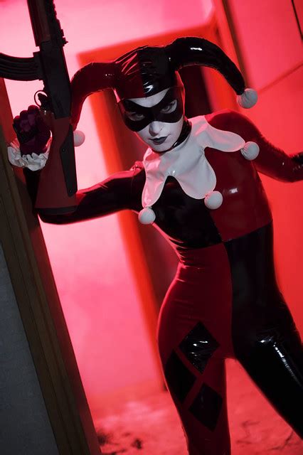 Sexy Harley Quinn Cosplay By