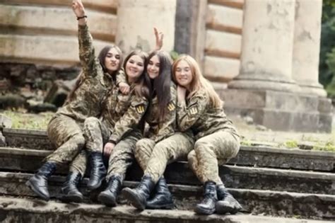 Meet Ukraines Gun Toting Female Soldiers Fighting The Propaganda War