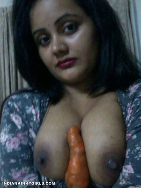 horny bangla bhabhi selfies masturbating with carrots indian nude girls