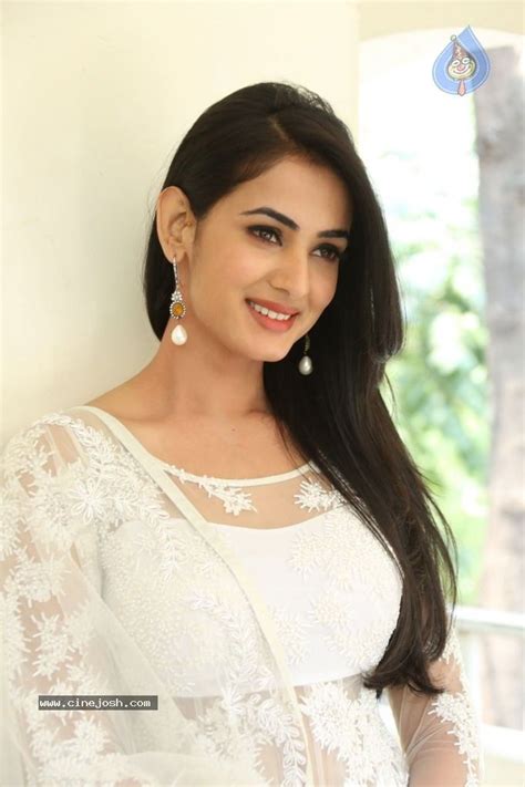sonal chauhan hot photos hottest photos indian bride poses beauty