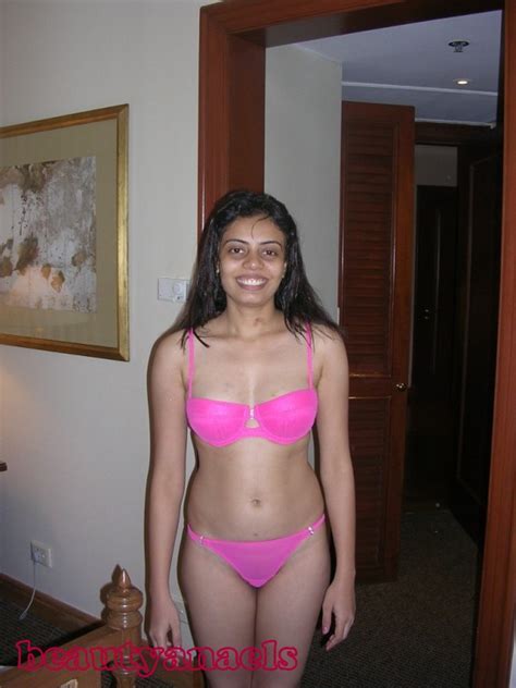 Desi Chudai Chennai House Wife Aunty Hot In Sexy Bikini