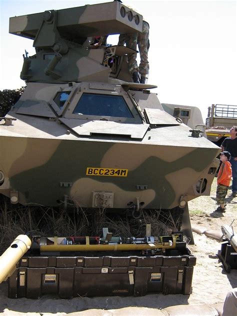 equipment   south african army provide  soldiers quora