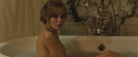 angelina jolie nude 14 photos video thefappening