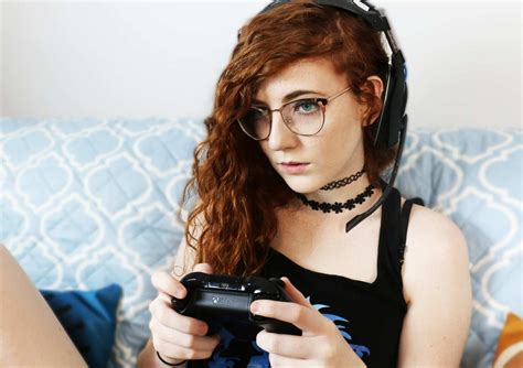 suicidegirls tidecallernami  day   life   gamer girl