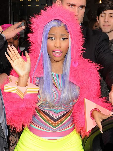 Nicki Minaj With A Giant Lollipop Entertainment Ie