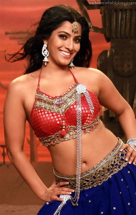 Varalaxmi Sarathkumar Kollywood Actress Cm1 13 Hot Navel Hd Photos