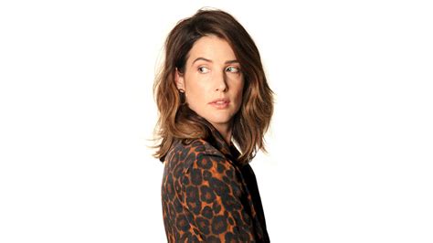 cobie smulders is a pacifist but for ‘stumptown she s willing to