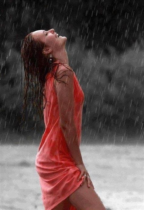 Pin Von Anikó Hegedűs Auf Rainy ♥ Sommerregen Frau Regen Bilder